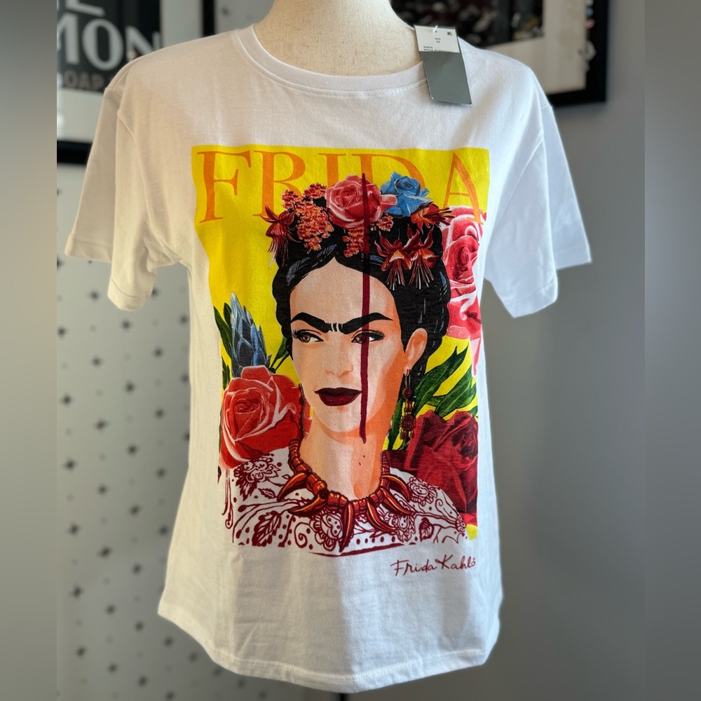Frida Khalo T-shirt MED NWT